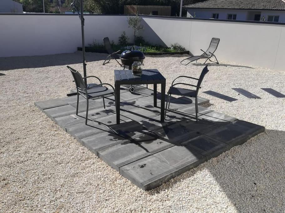 Studio Cosy Avec Acces Et Terrasse Independants Apartment Tresses Exterior foto